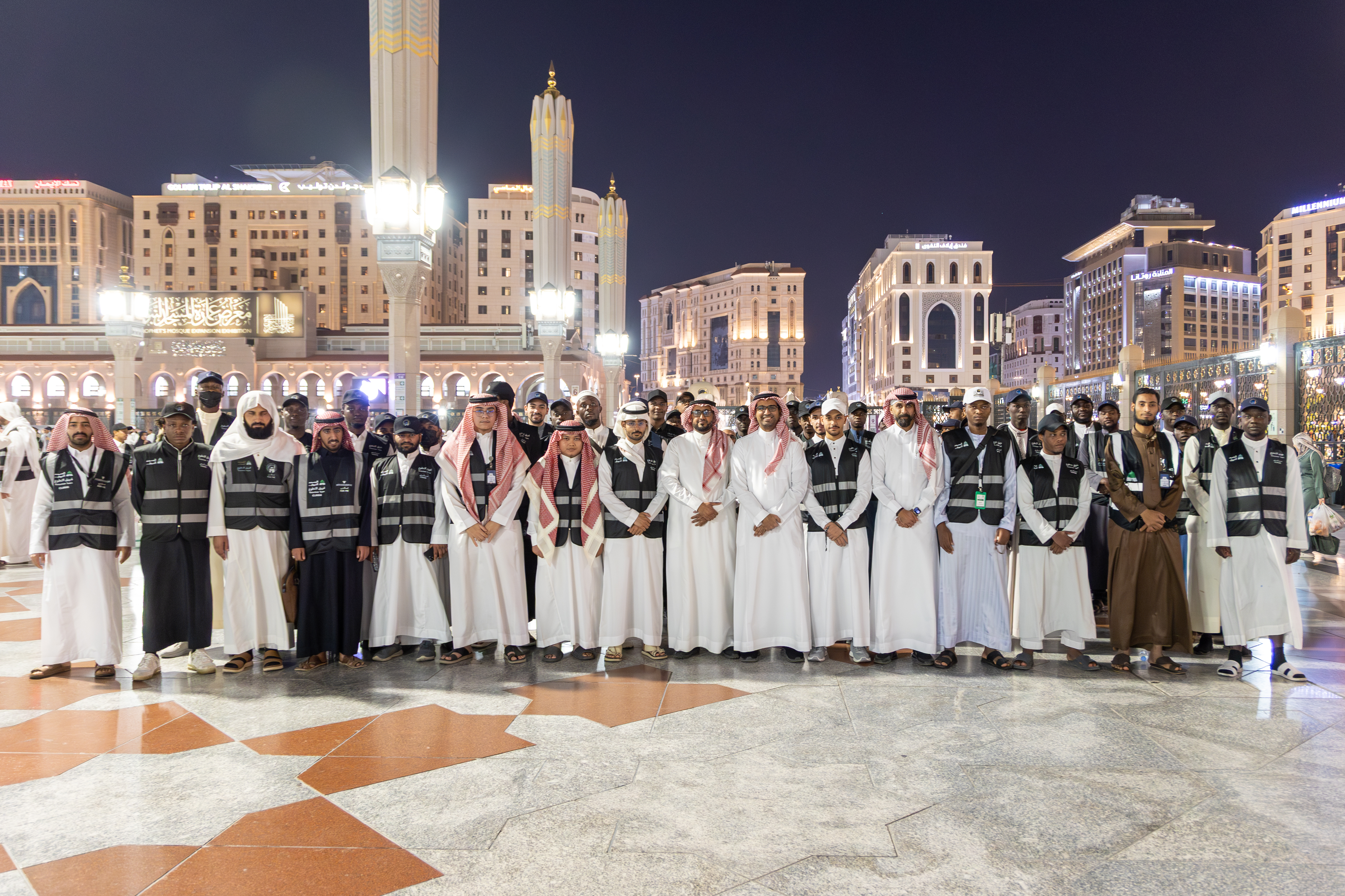 وكيل الجامعة الإسلامية للخدمات المشتركة د. عبدالرحمن بن إبراهيم القاسم يزور الفرق التطوعية بالمسجد النبوي الشريف